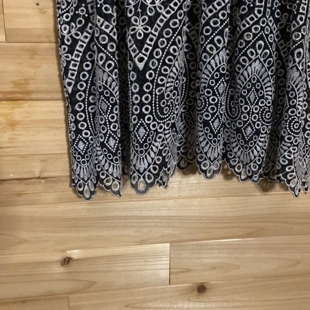 Akemi & Kin Anthropologie Size 2 Oversized Brooke Eyelet Dress - Picture 7 of 14